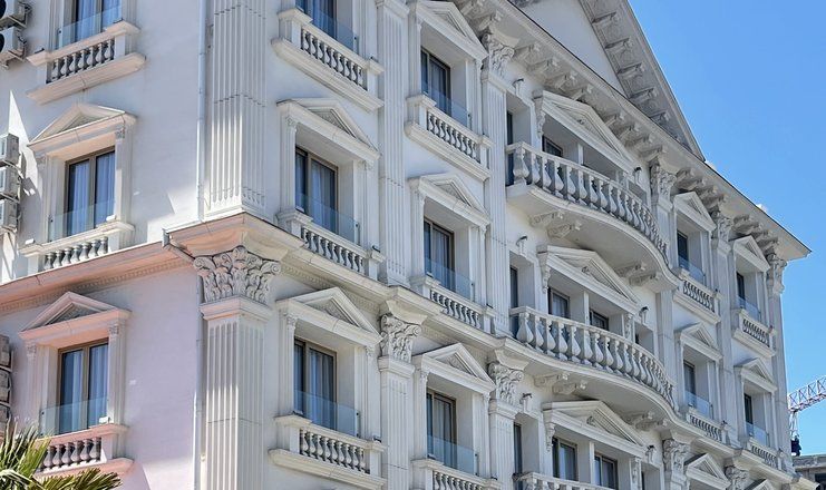 Отель "Grand Hotel Sukhum" / "Гранд Отель Сухум"