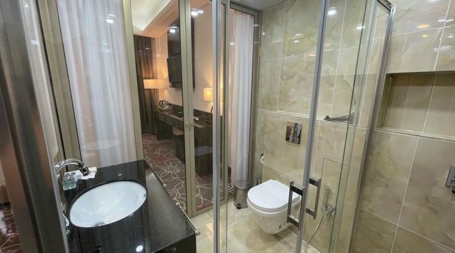 Улучшенный 2-местный (с французским балконом и дизайн.ванной) /вид на город